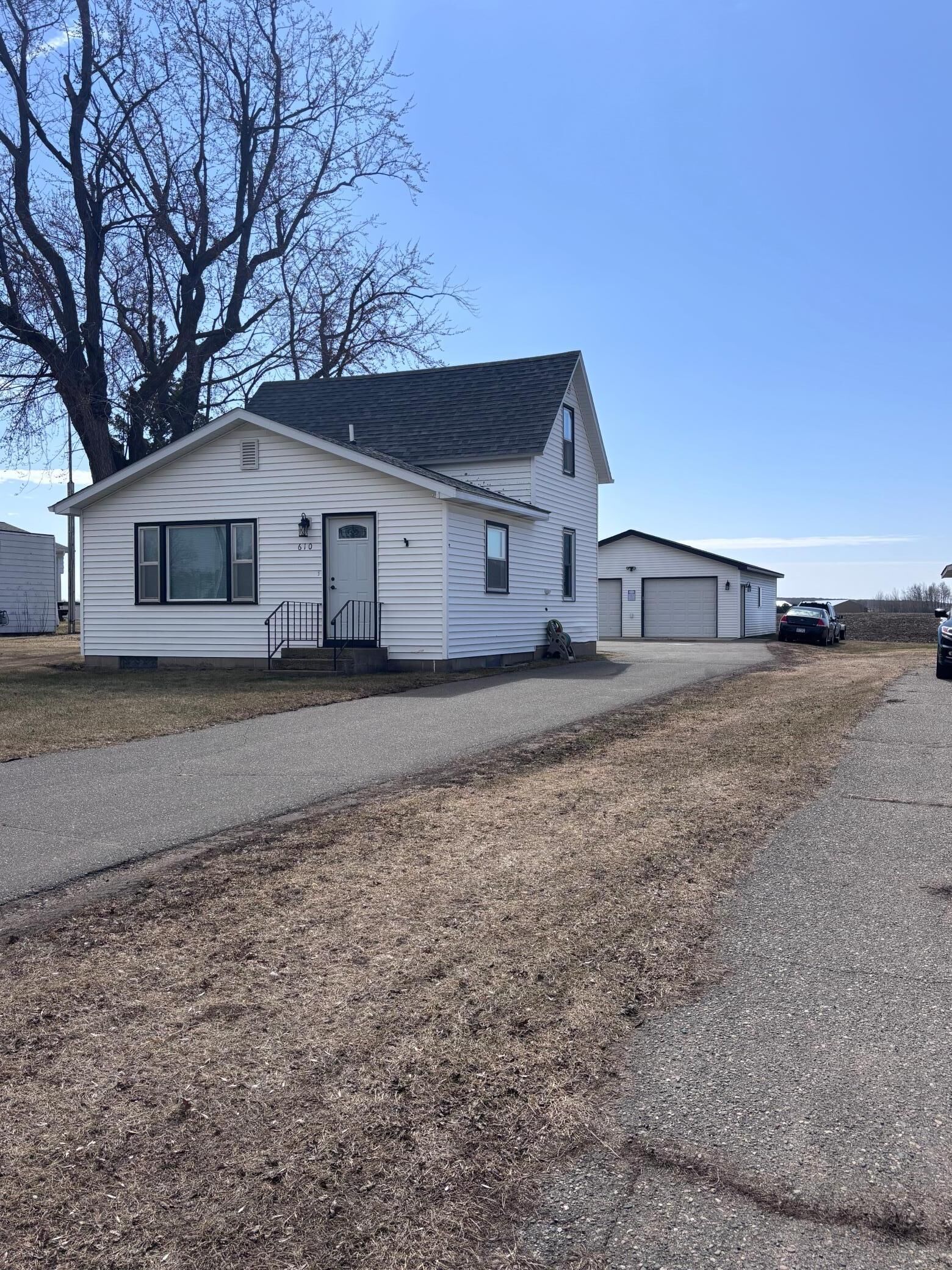 Property Photo: 610 Hipple Avenue MN 56551
