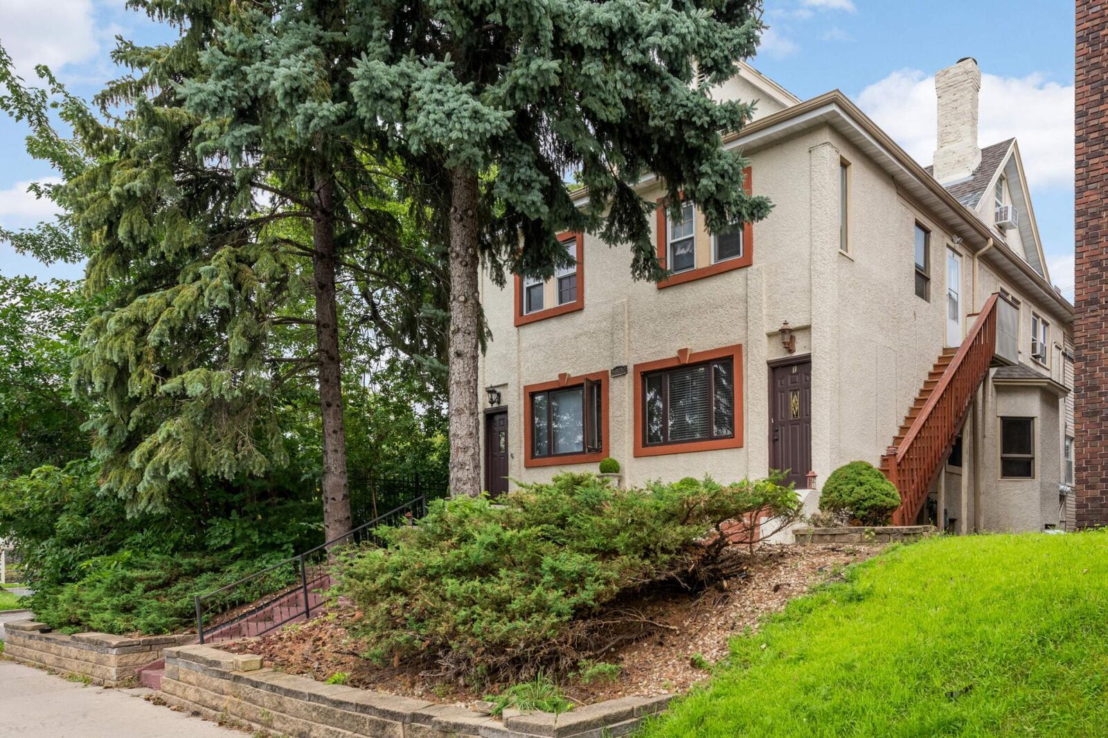 Property Photo:  2507 Lyndale Avenue S  MN 55405 