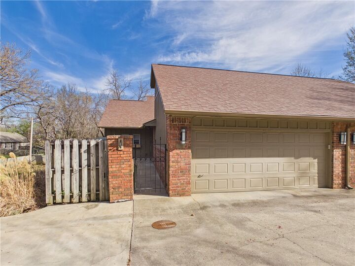 Property Photo: 78 E Sycamore Street AR 72703