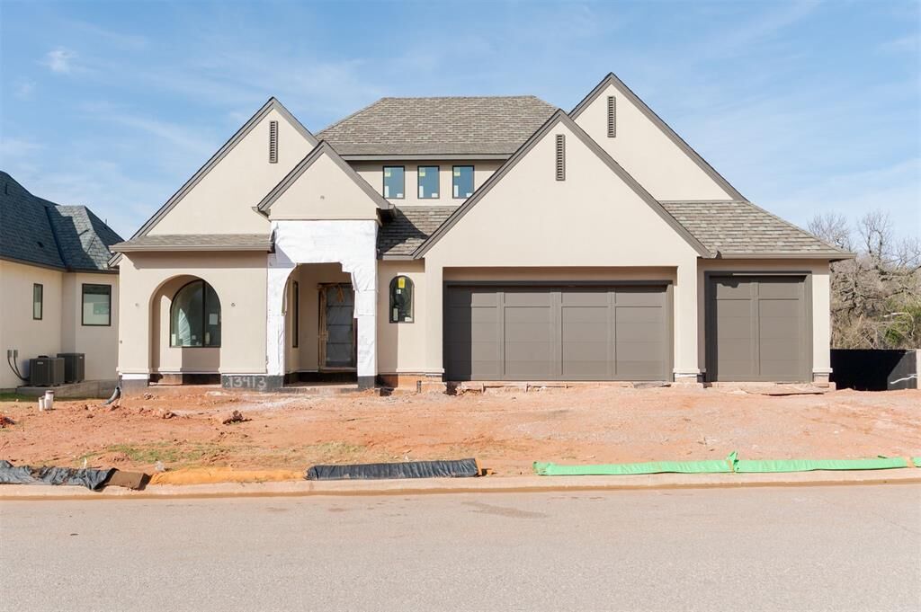 Property Photo: 13413 Creek Pointe Lane OK 73131