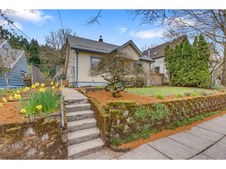 Property Photo:  9747 N Smith St  OR 97203 