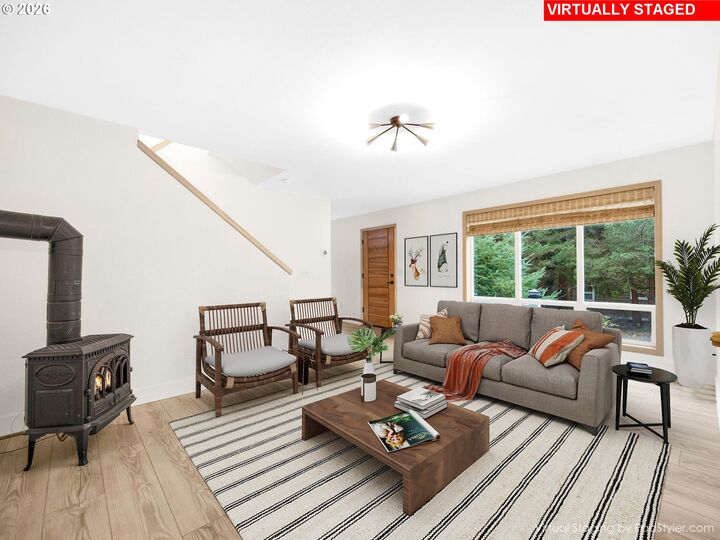 Property Photo: 411 Elk Creek Rd OR 97110