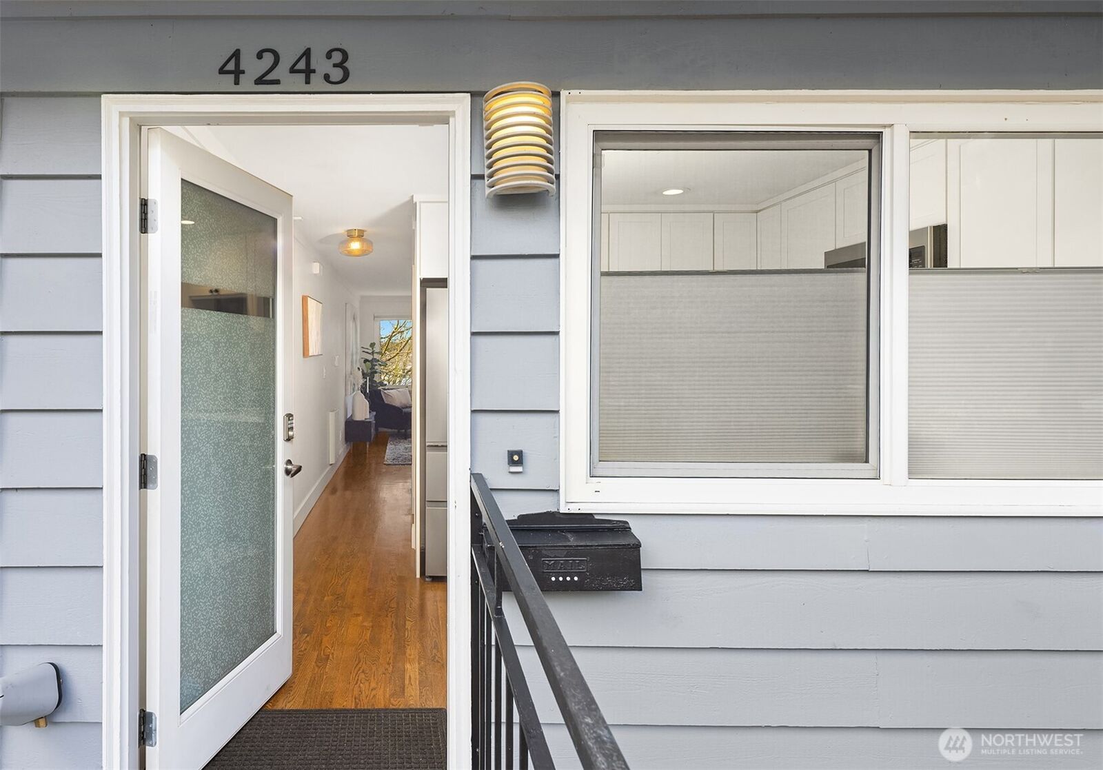 Property Photo: 4243 Palatine Avenue N WA 98103