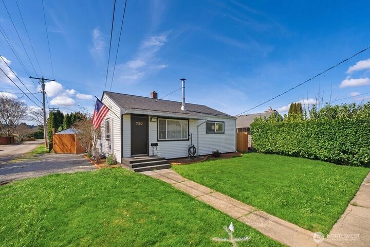 Property Photo: 720 9th Street SW WA 98371
