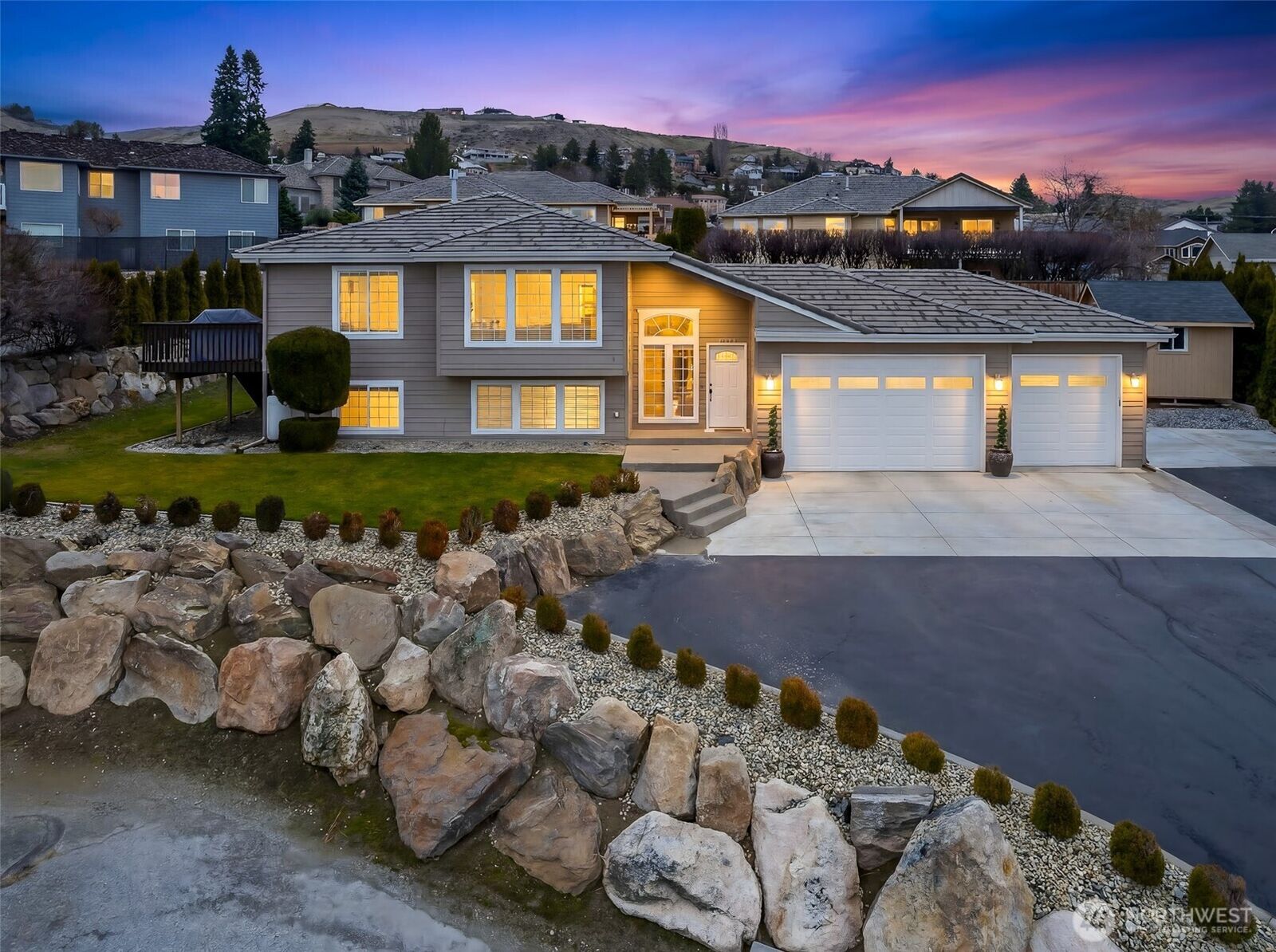 Property Photo: 1953 Diamond Ct WA 98802