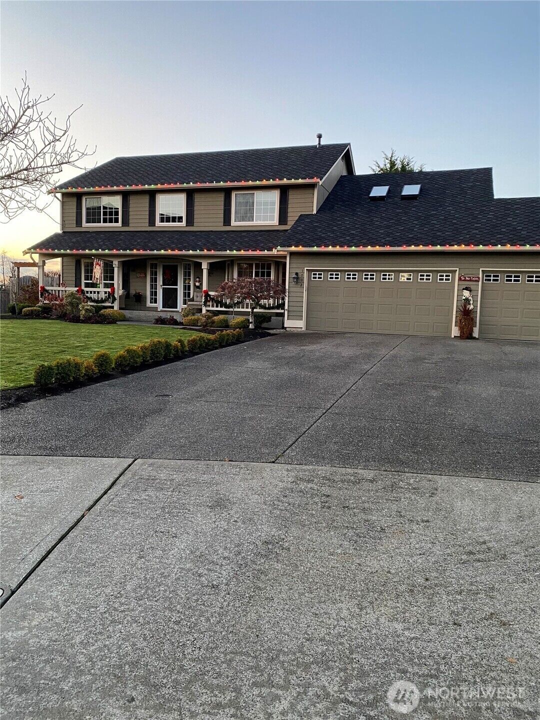 Property Photo: 1702 35th Street Pl SE WA 98372