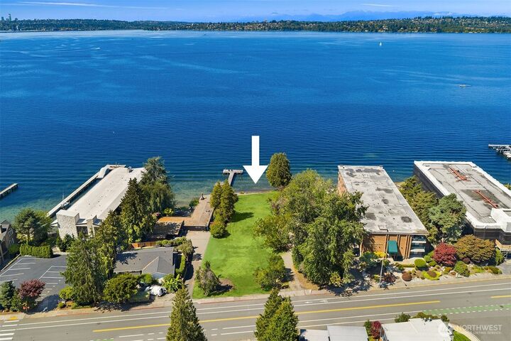 Property Photo:  6211  Lake Washington Boulevard NE  WA 98033 