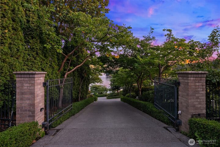 Property Photo:  16  Enatai Drive  WA 98004 