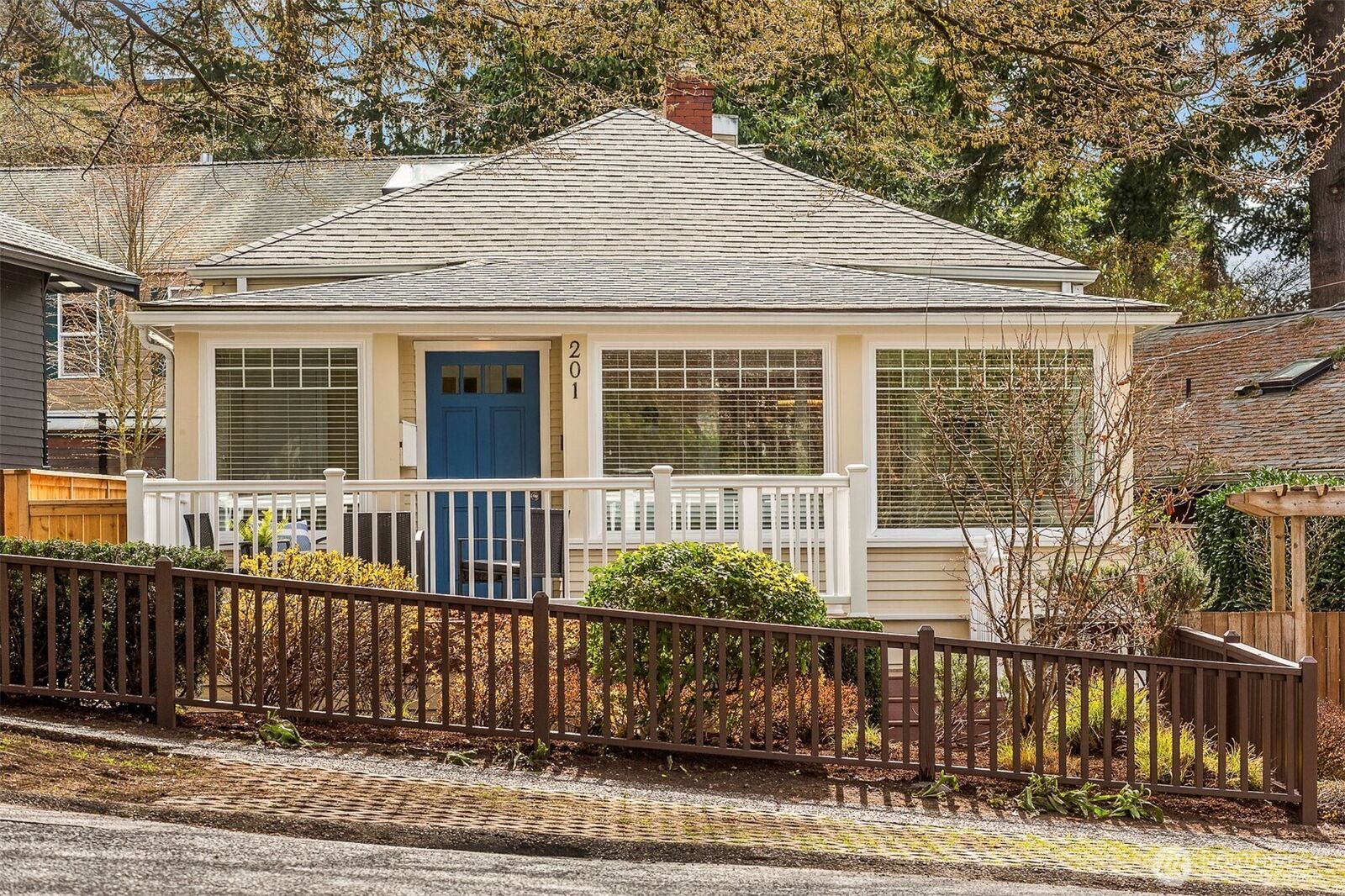 Property Photo: 201 N 57th Street WA 98103