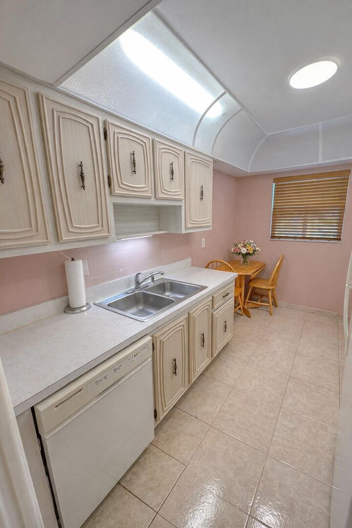 Property Photo:  2740 SW 22nd Avenue 1605  FL 33445 