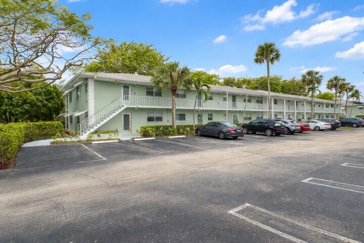 Property Photo:  2740 SW 22nd Avenue 1605  FL 33445 