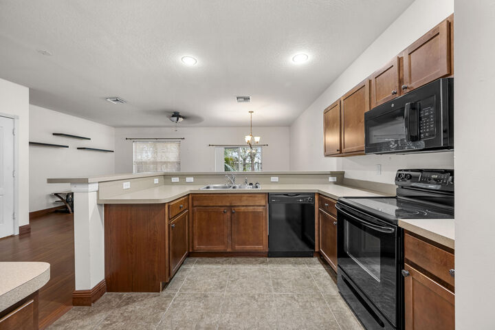 Property Photo:  2545 Creekside Drive  FL 34981 