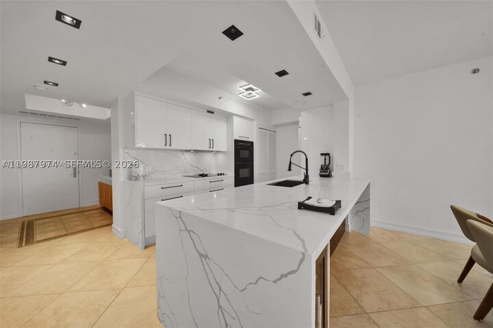 Property Photo: 1830 S Ocean Dr 4704 FL 33009