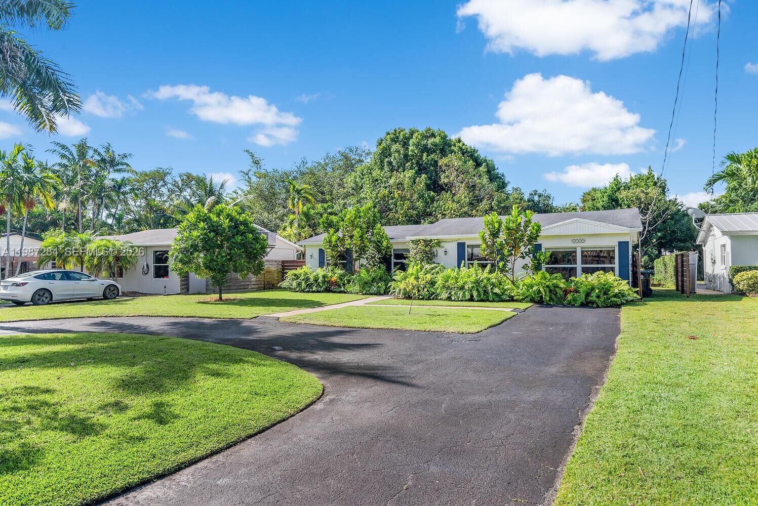 Property Photo:  1724 SW 4th St  FL 33312 
