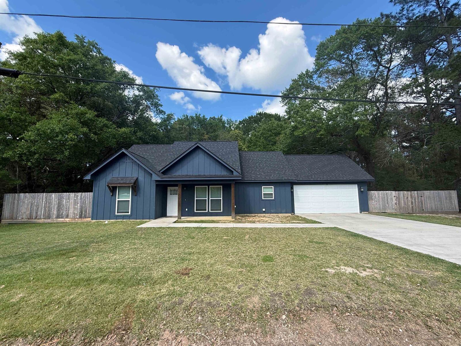 Property Photo:  1020 W Ave B  TX 77656 