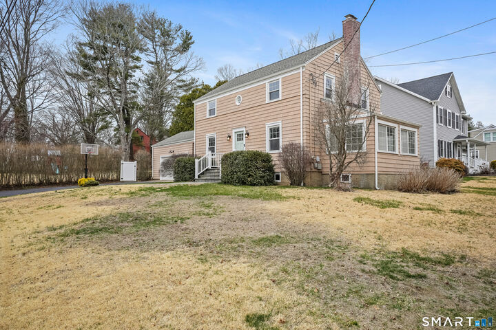 Property Photo: 4 Woodridge Circle CT 06611