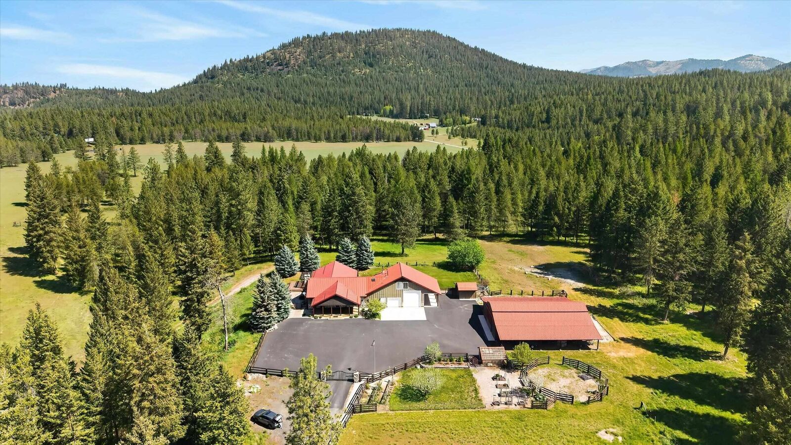 Property Photo:  3661 E Jumpoff Rd  WA 99181 
