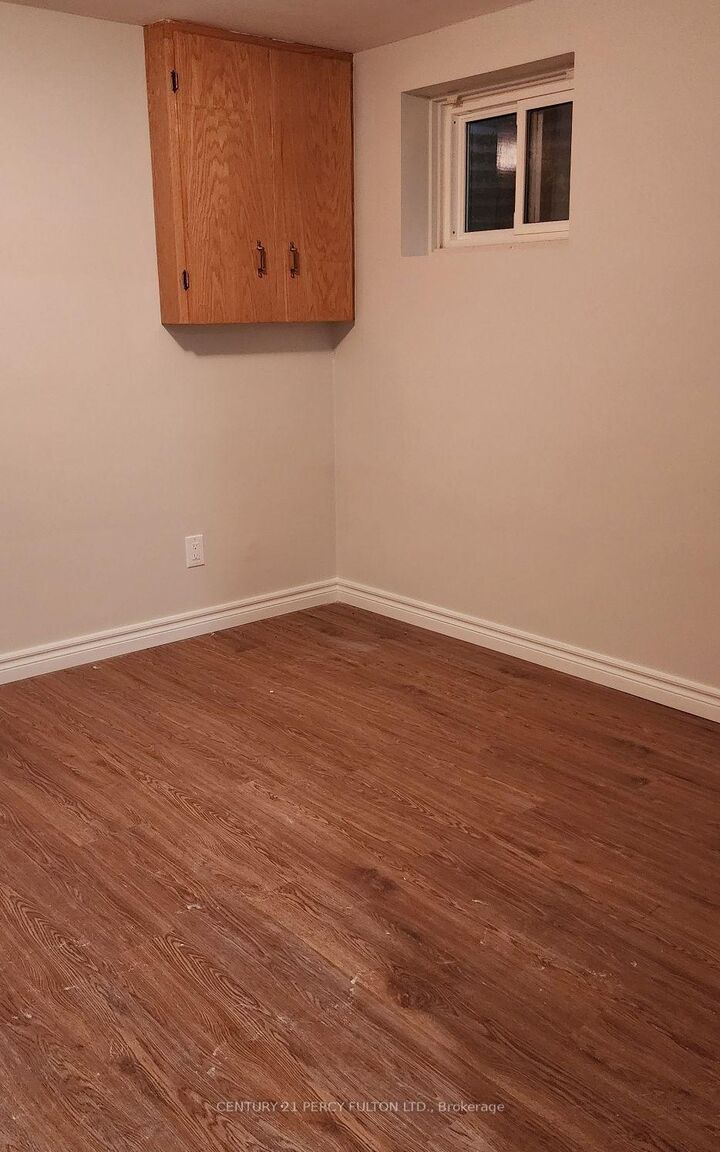 Property Photo:  14 Farmington Bsmt Crescent  ON M1S 1G1 