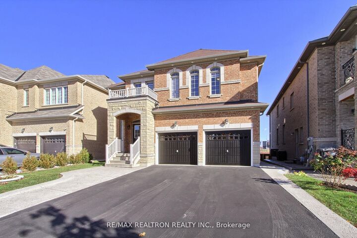 Property Photo: 79 Apple Valley Way ON L6P 0W4