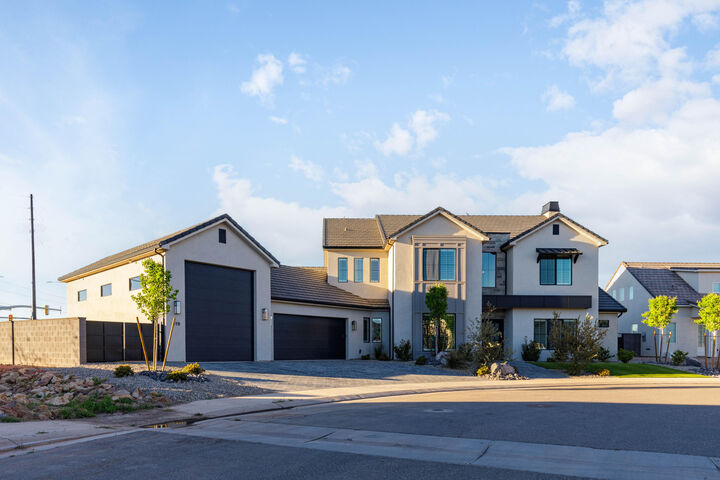 Property Photo:  619 E Royal Ridge Dr  UT 84780 