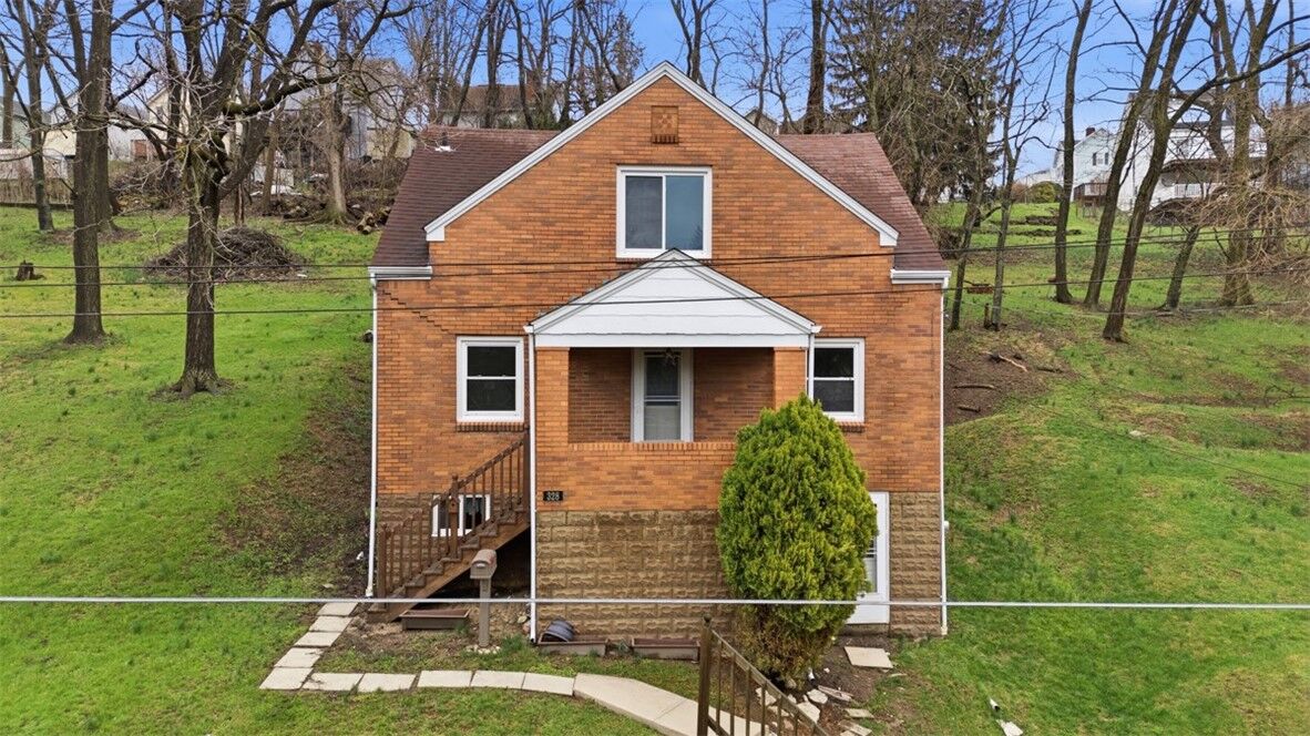 Property Photo:  328 Park Dr  PA 15317 