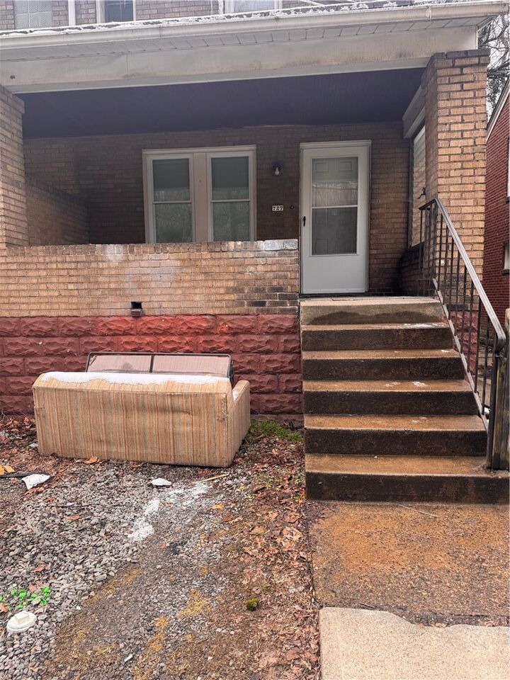 Property Photo:  727 Maytide St  PA 15227 