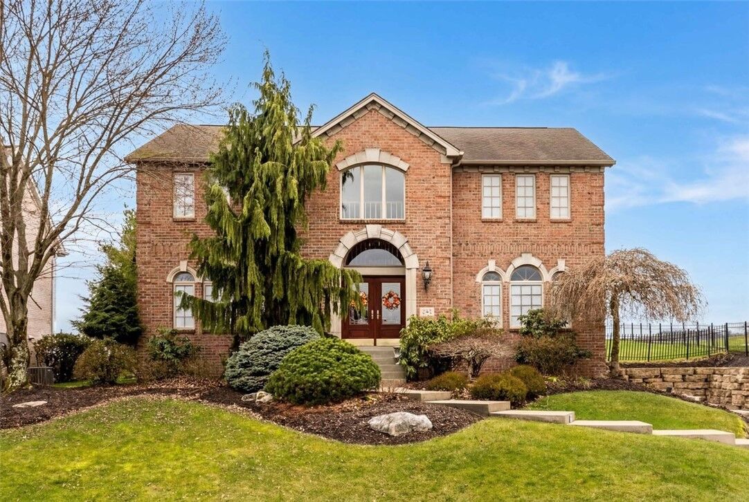 Property Photo: 262 Hickory Heights Drive PA 15017