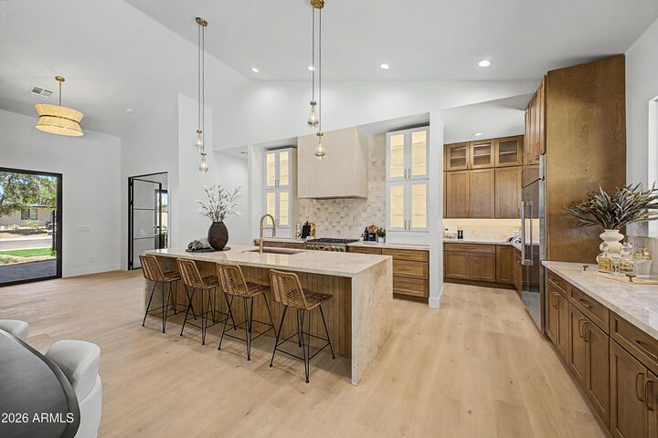 Property Photo:  5101 E Laurel Lane  AZ 85254 