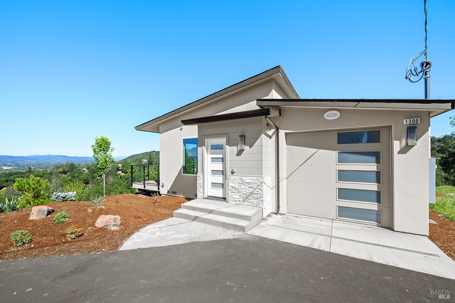 Property Photo: 1292 Wikiup Drive CA 95403