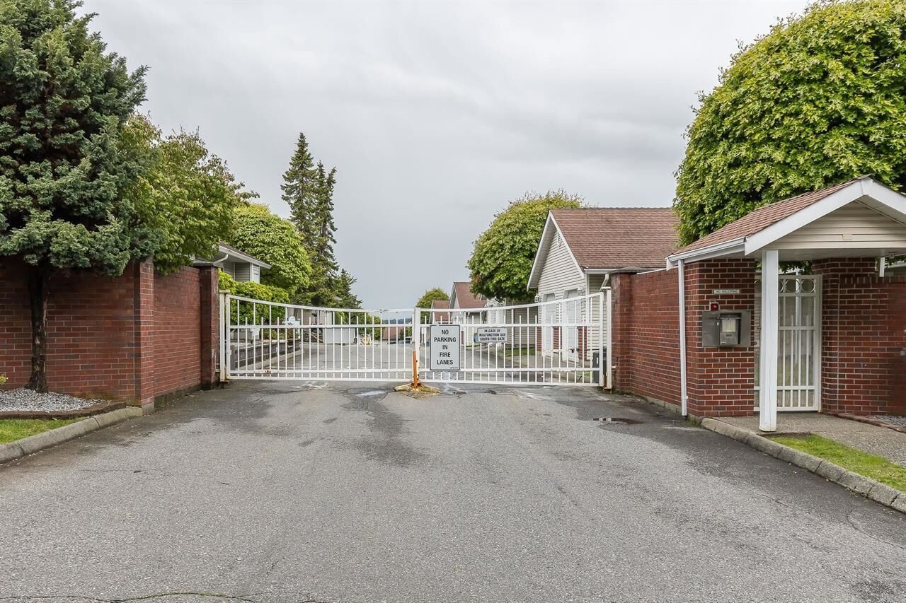 Property Photo:  2081 Winfield Drive 23  BC V3G 1C7 