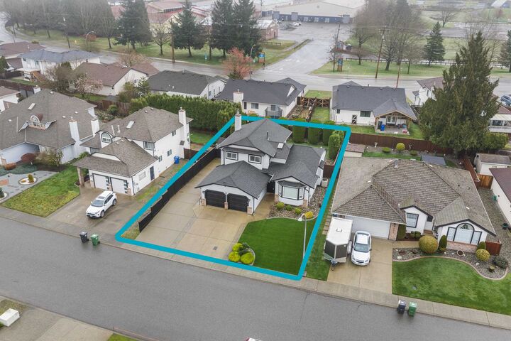 Property Photo: 3470 Chase Street BC V2T 5A9