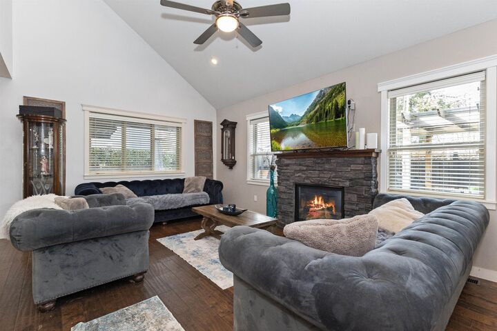 Property Photo: 27858 Ledunne Avenue BC V4X 0A8