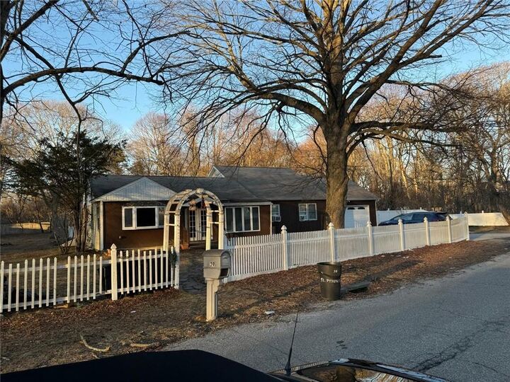 Property Photo:  39 Pineway Avenue  NY 11951 