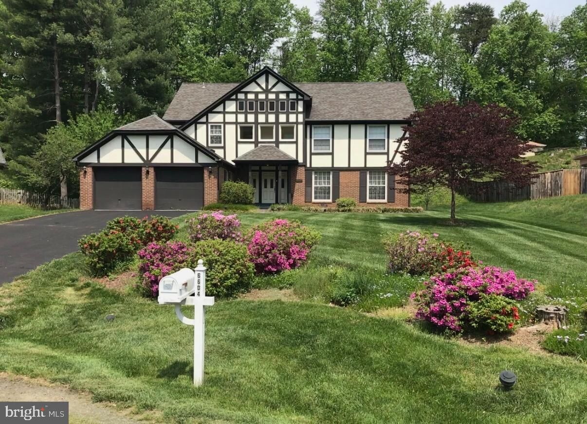 Property Photo:  6604 Tina Lane  VA 22101 