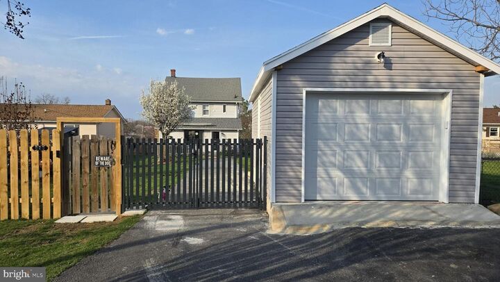 Property Photo:  823 Woodland Avenue  VA 22601 