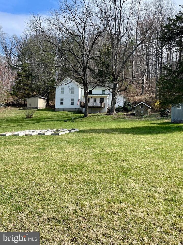 Property Photo: 6537 Watery Mountain Road VA 20186