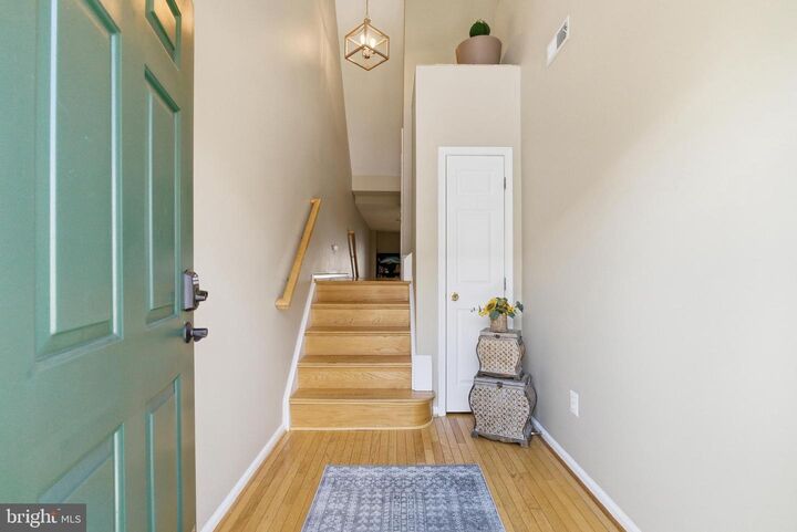 Property Photo:  5146 Ballycastle Circle  VA 22315 