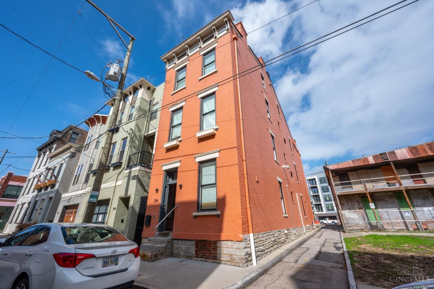 Property Photo:  206 Wade Street  OH 45202 