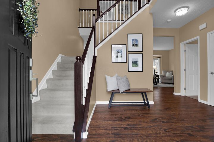 Property Photo:  62 College Place  OH 43081 