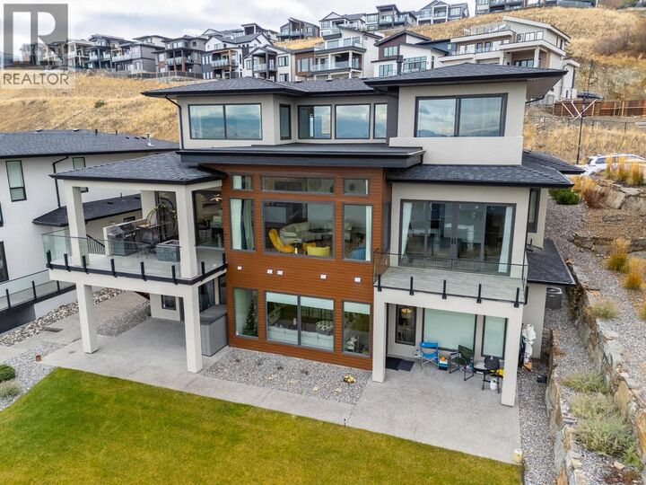 Property Photo: 1068 Clarance Avenue BC V1W 5M6