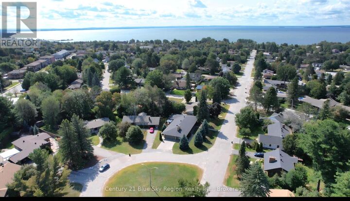 Property Photo: 941 Pinewood Road ON P1B 4P2