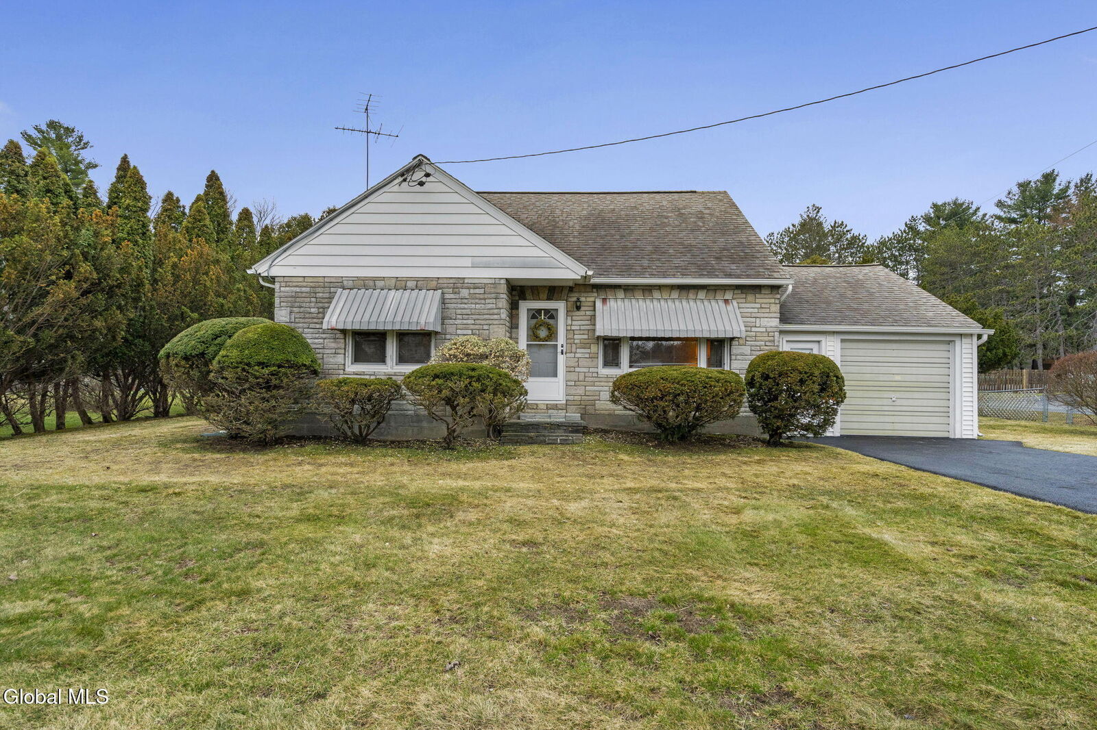 Property Photo: 1021 Dunnsville Road NY 12306