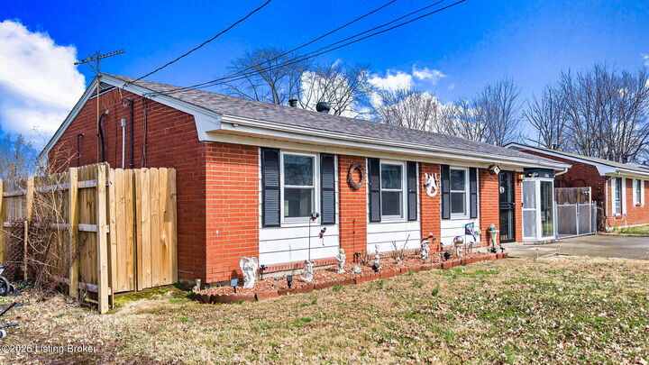 Property Photo: 186 Starlite Dr KY 40229