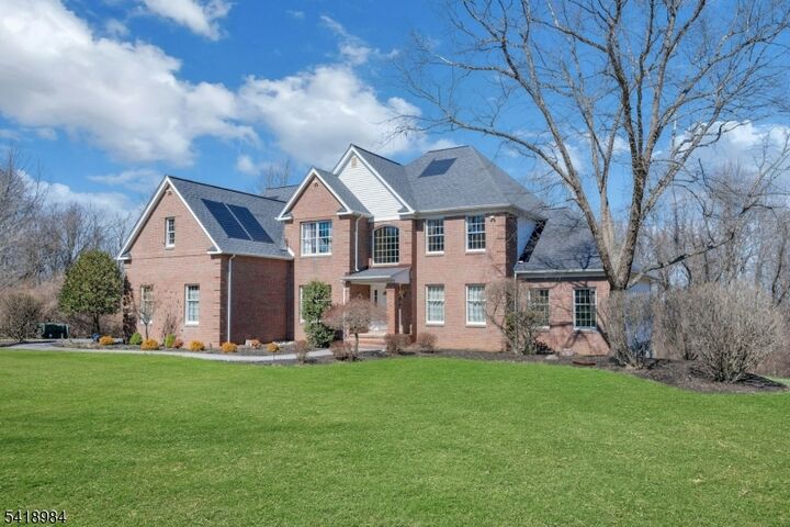 Property Photo:  5 Noble Ct  NJ 07853 