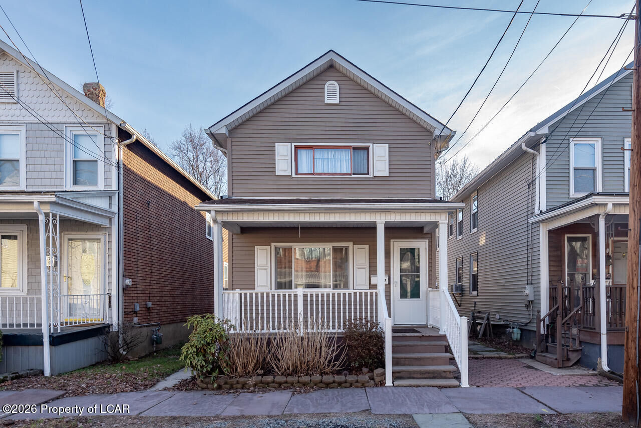 Property Photo:  17 Manhattan Street  PA 18706 