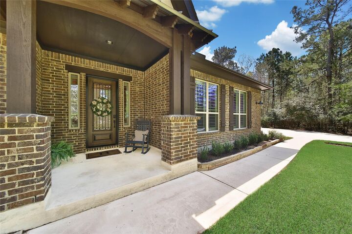 Property Photo:  304 Ridgelake Scenic Drive  TX 77316 
