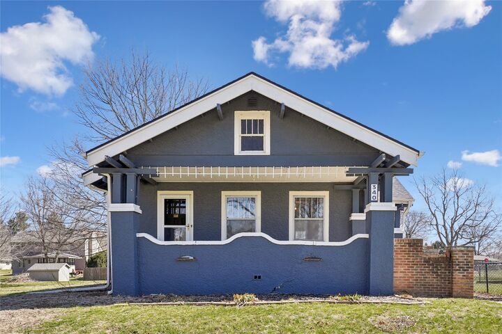 Property Photo:  340 NE Cherry Avenue  IA 50072 