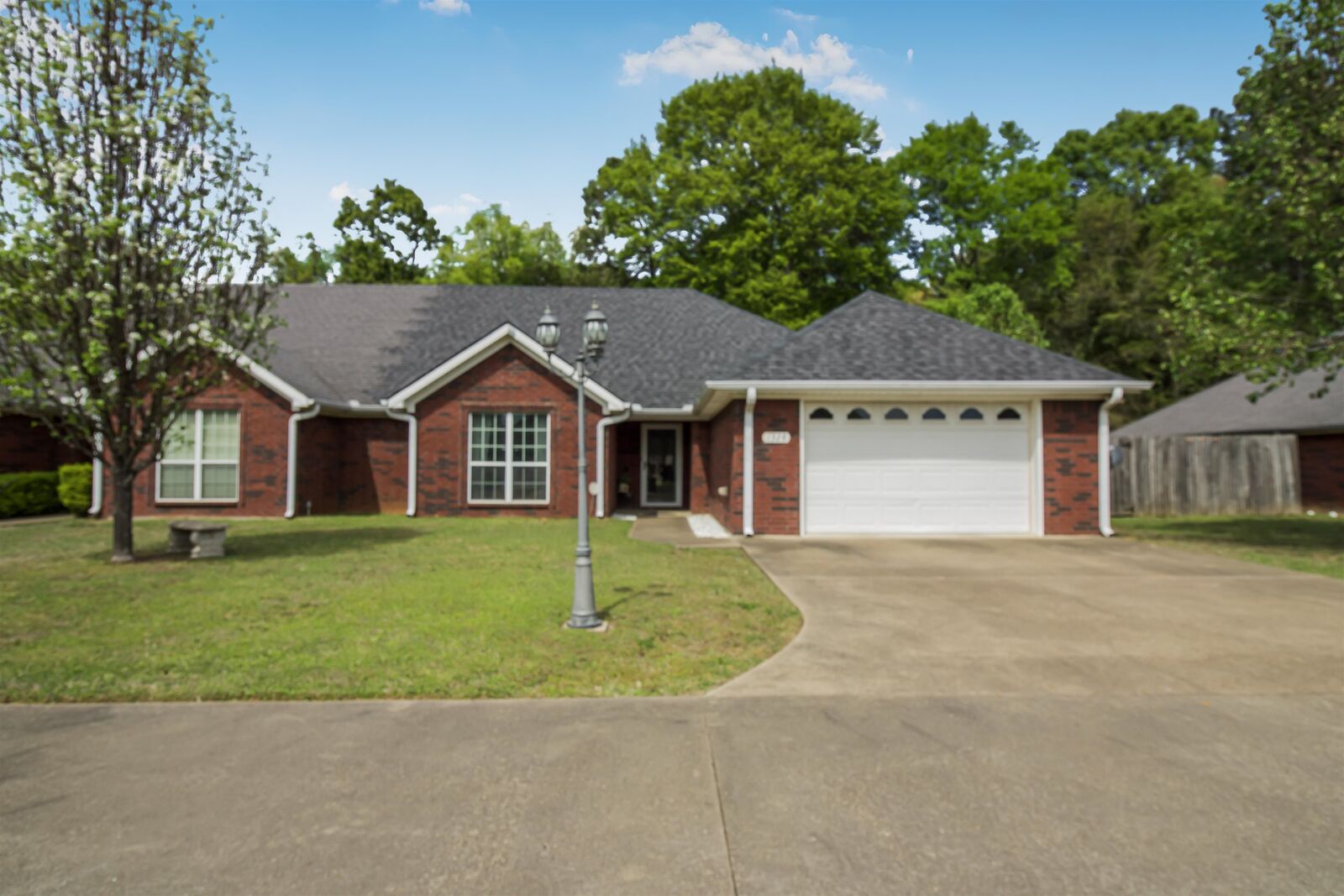 Property Photo: 1328 Cherokee Trace TX 75644