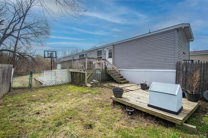 Property Photo:  9 Lily Court  NY 10930 