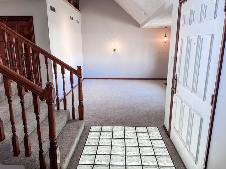 Property Photo: 2210 W Leota St NE 69101